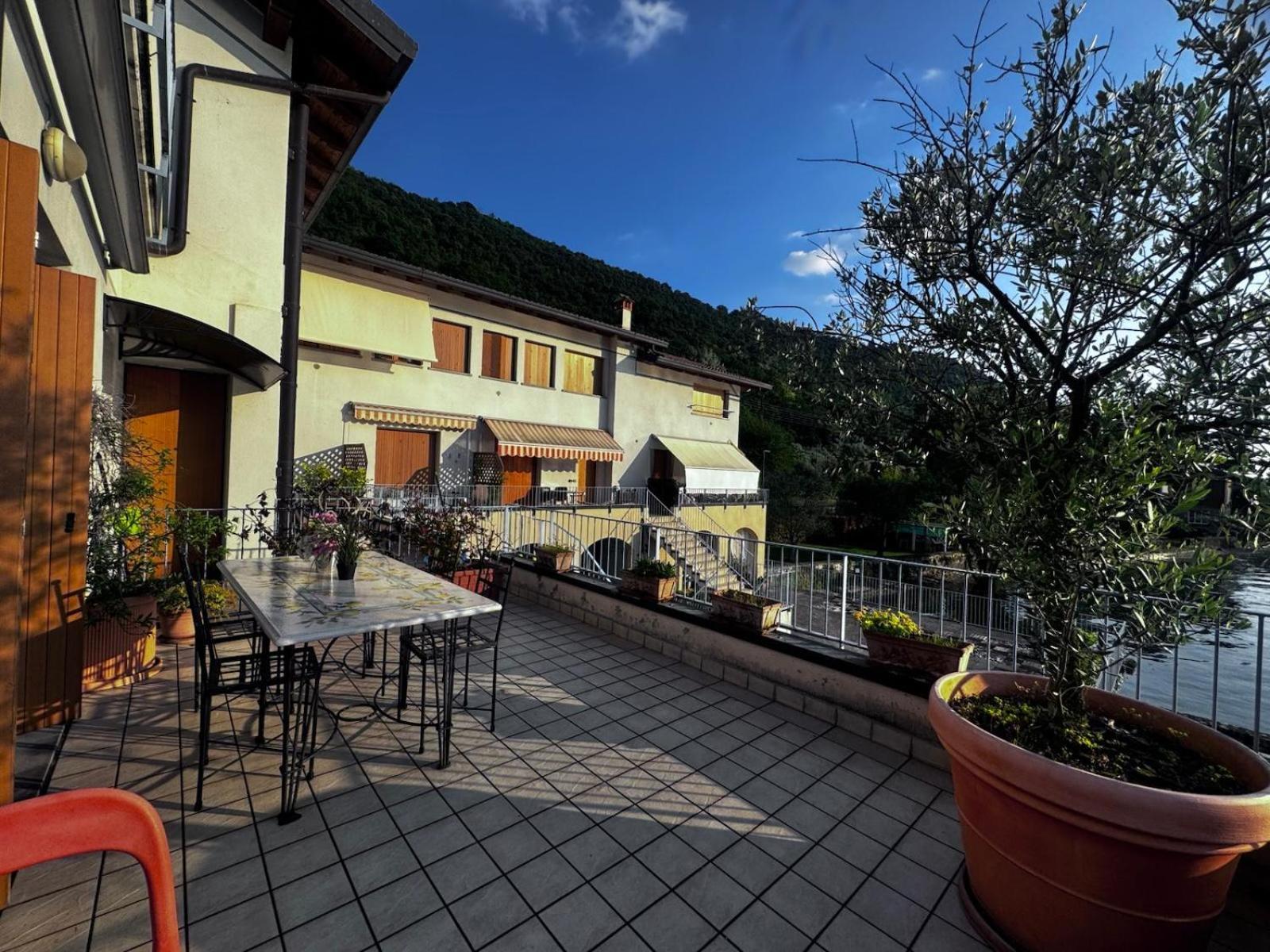 In Suite Lake 3 Pilzone Экстерьер фото